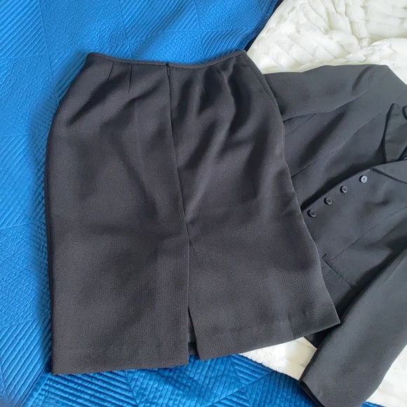 Tailored Skirt/Jacket Suit Combo - Picture 5 of 7